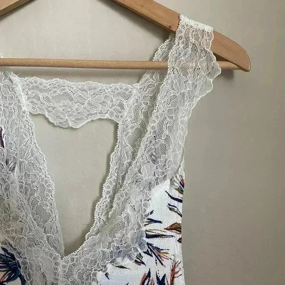 Free People Bell Flower Double-V Tunic Size Medium - Picture 8 of 11